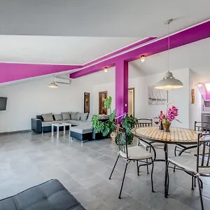 Deepwater House Apartament